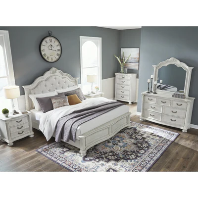 Montelaine Queen Upholstered Panel